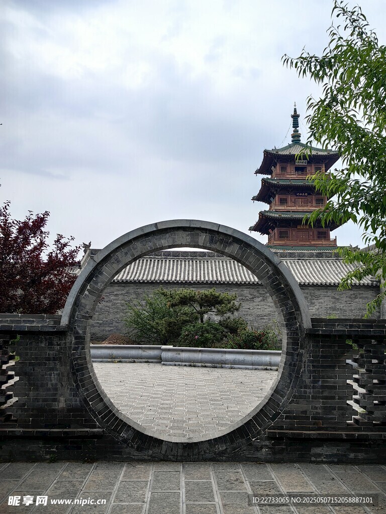 中式圓門