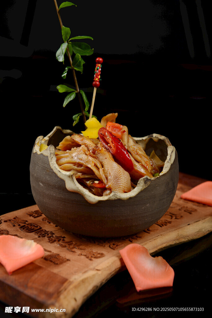 鴨掌 創(chuàng)意擺盤的美味特色菜肴