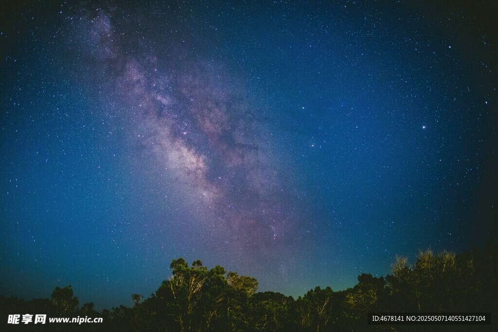 夜空下的璀璨星河