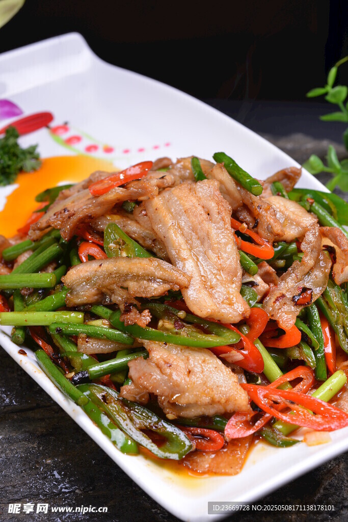 蒜苔炒肉片