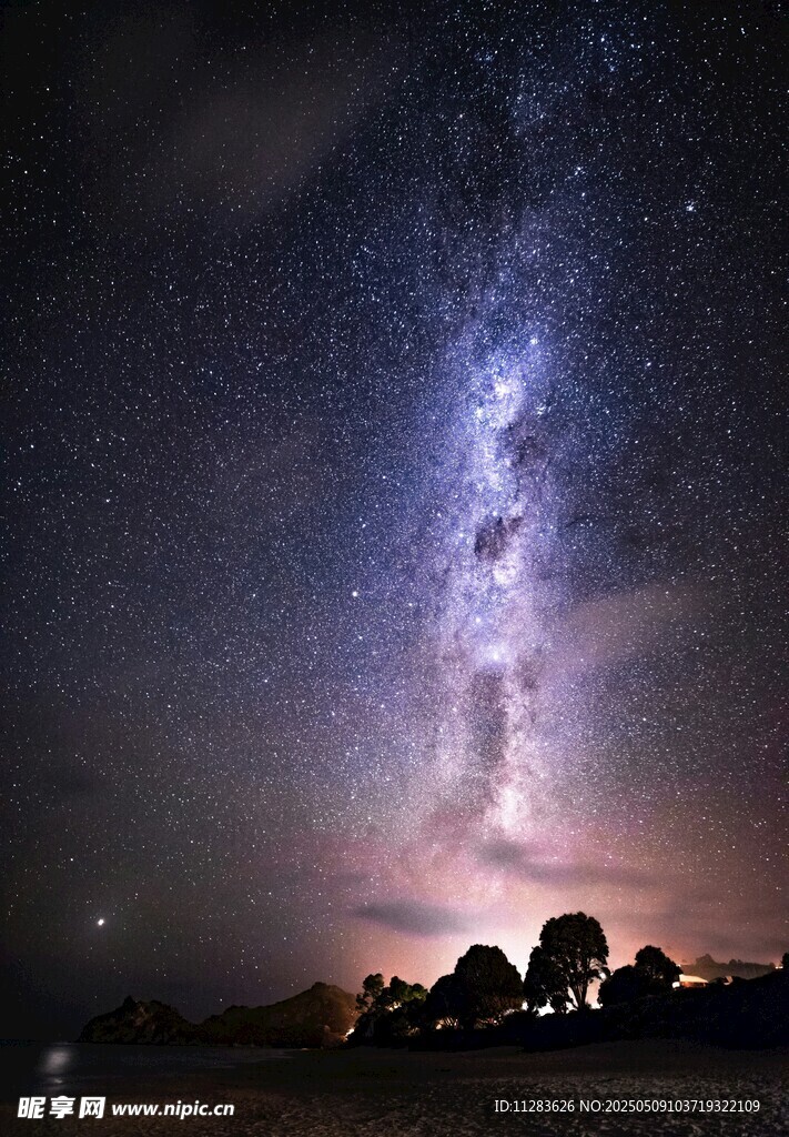 夜空下的璀璨星河