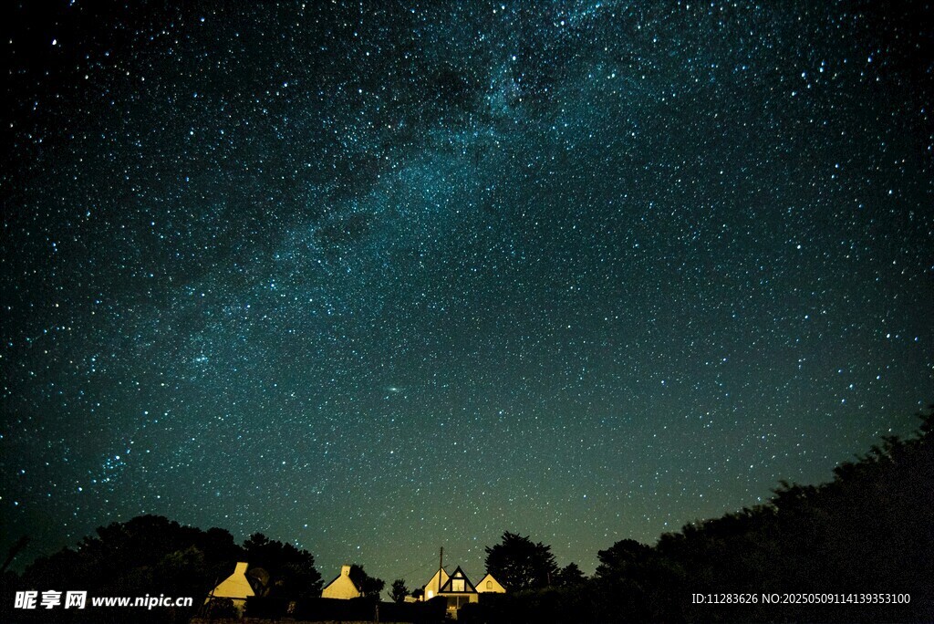 星空下的露營(yíng)美景
