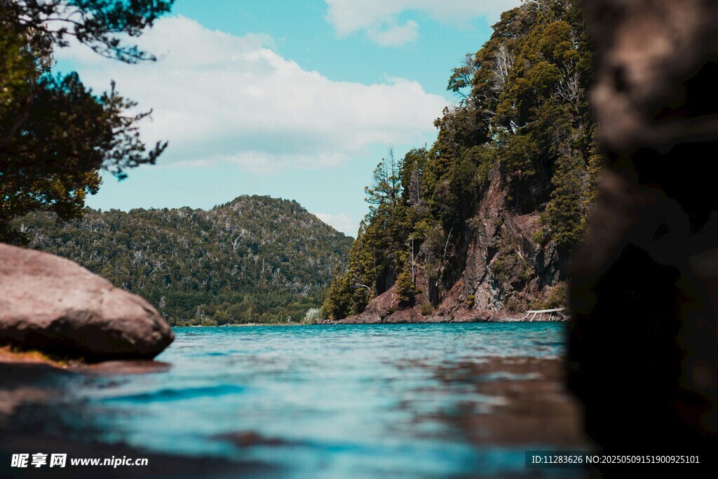 寧靜山水間的自然美景