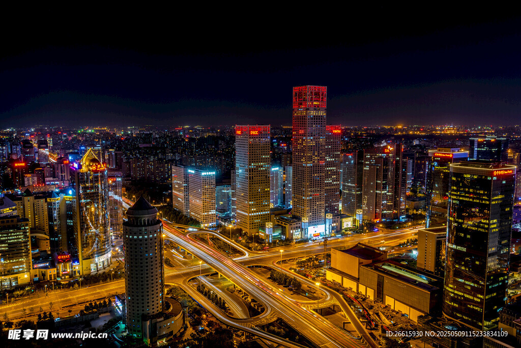 城市璀璨夜景俯瞰圖