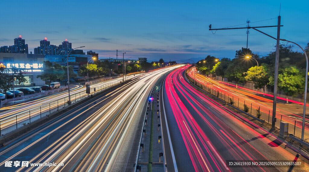 城市公路夜景車流光影