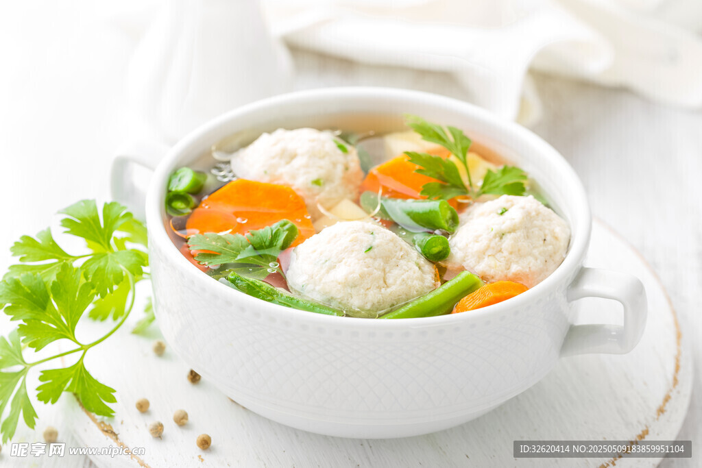 蔬菜肉丸湯