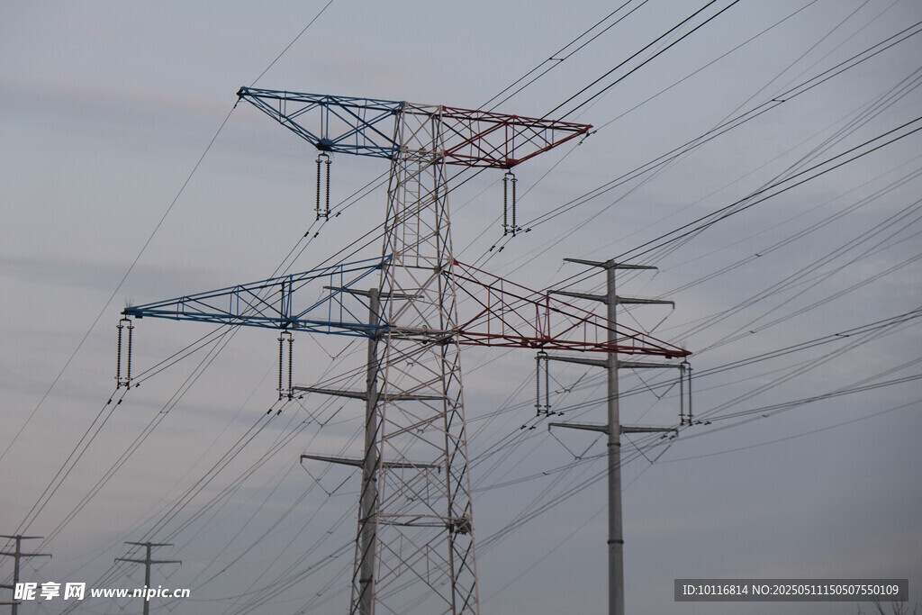 高壓輸電塔