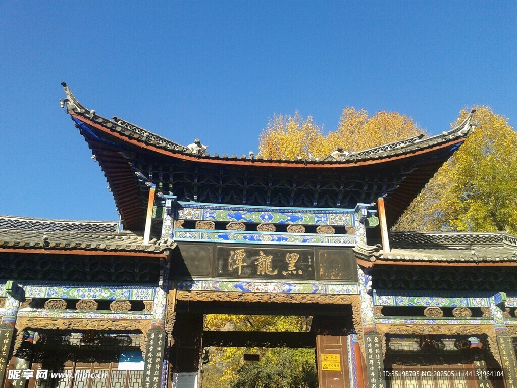 中式古建筑大門景觀
