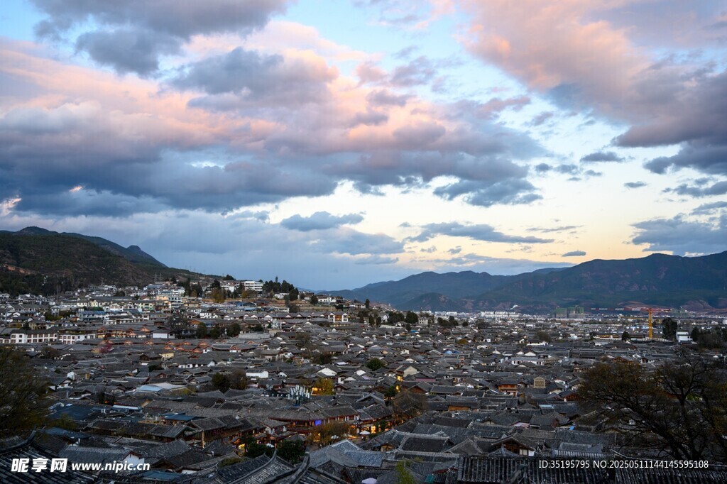 山城暮色景觀