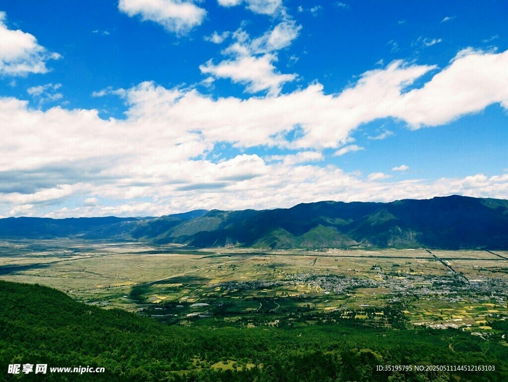 壯麗山野風(fēng)光藍天白云景