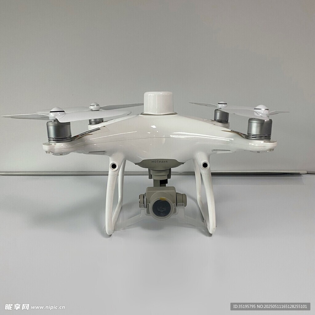 白色無人機及其攝像裝置