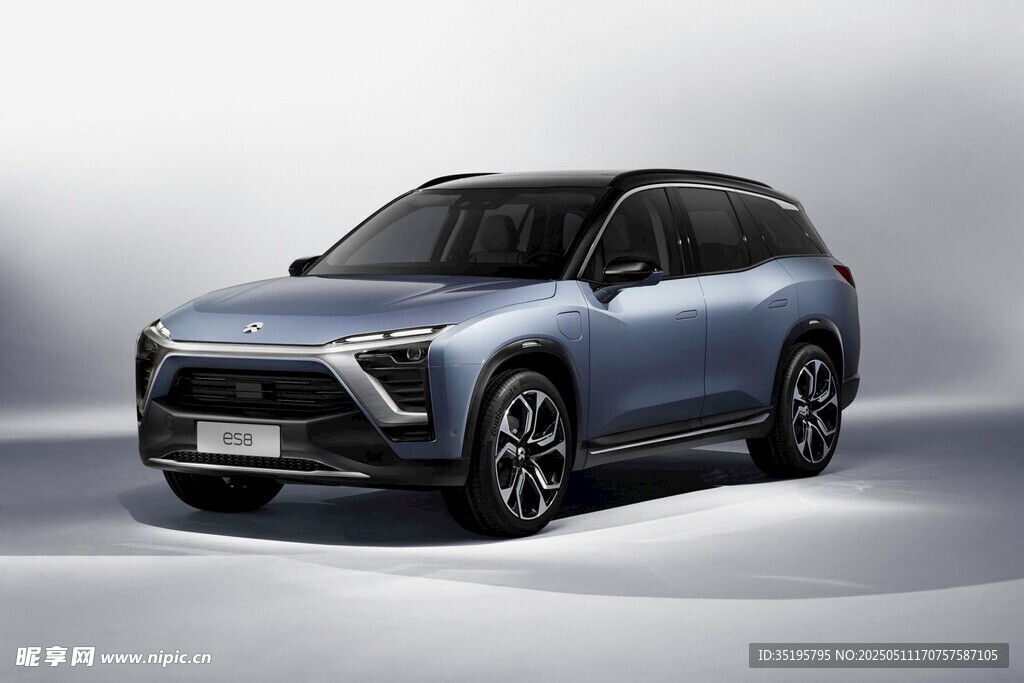藍色時尚款新能源汽車