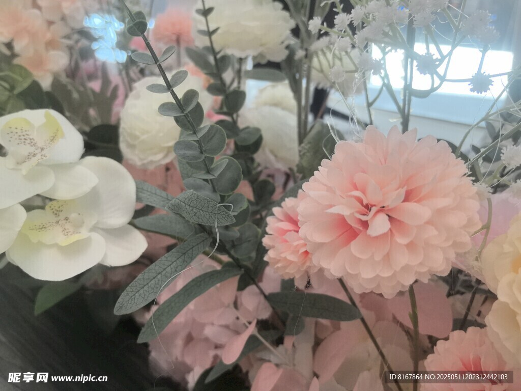 柔美繽紛花卉組合