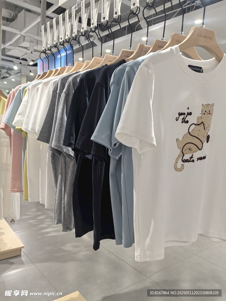 時尚T恤陳列展示