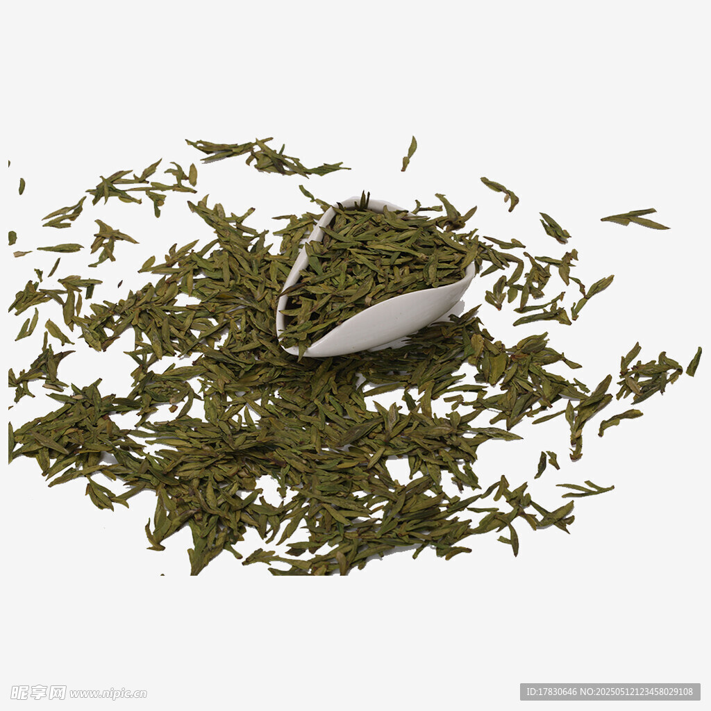 散落的茶葉與銀色小勺