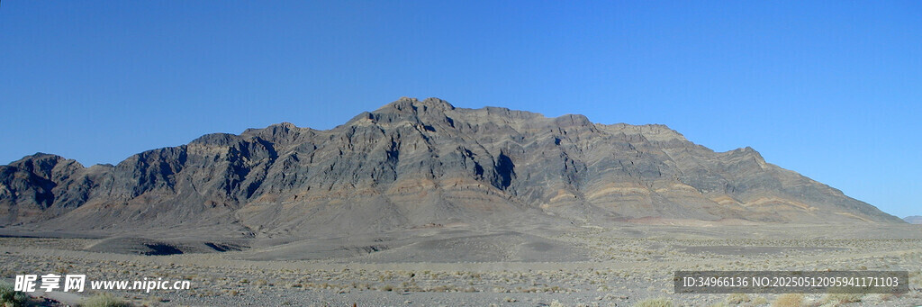壯麗山景 藍天映襯