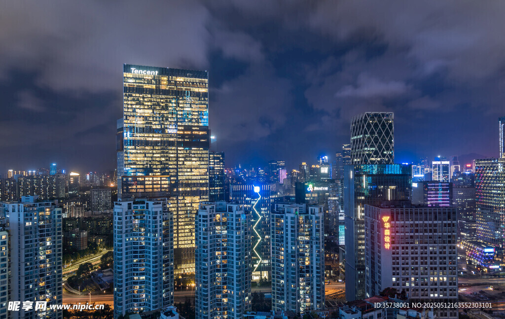 都市璀璨夜景高樓林立