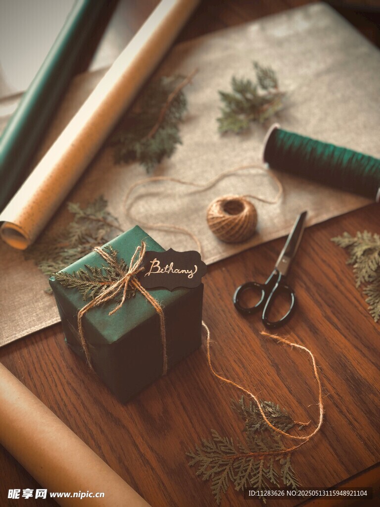 節(jié)日禮物包裝場景布置