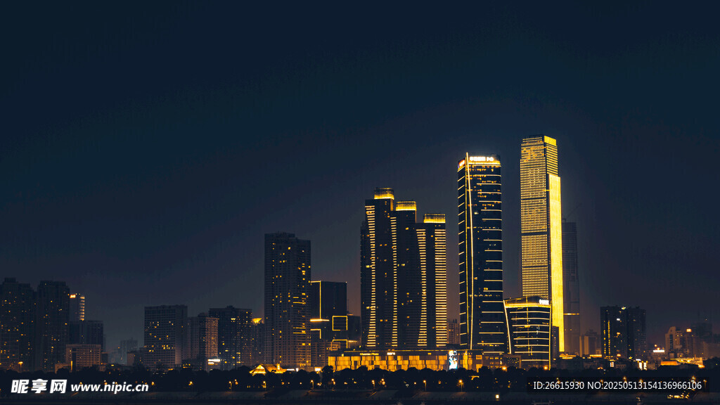 城市璀璨夜景高樓林立