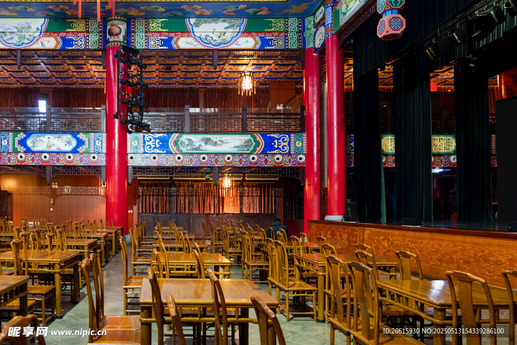 中式傳統戲樓內部場景
