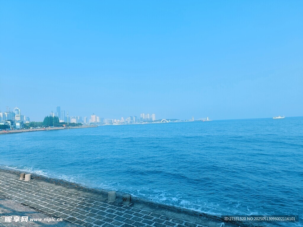 青島海濱風光 藍色大海與城市