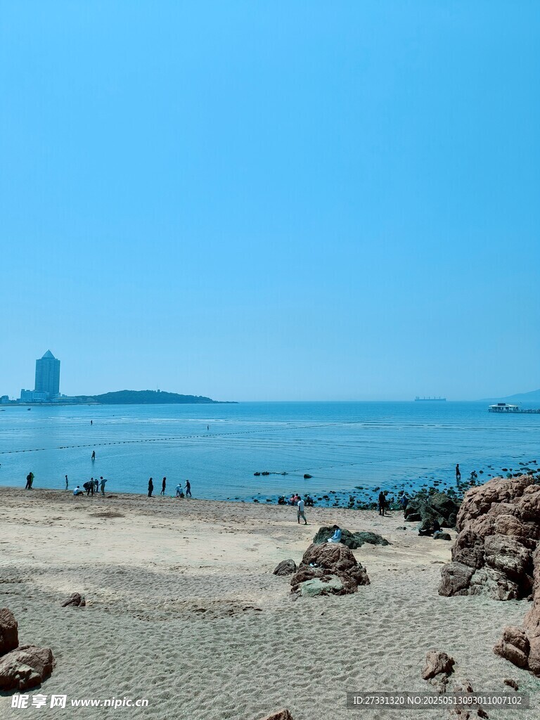 青島美麗海濱沙灘迷人景致