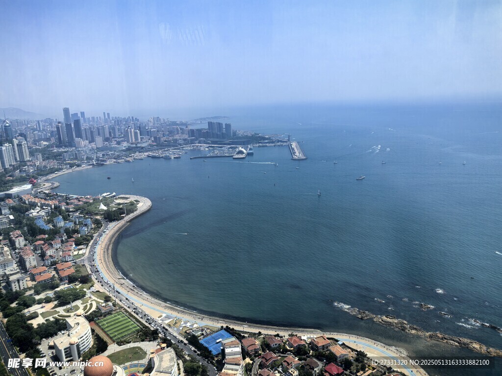 城市海濱風光俯瞰圖