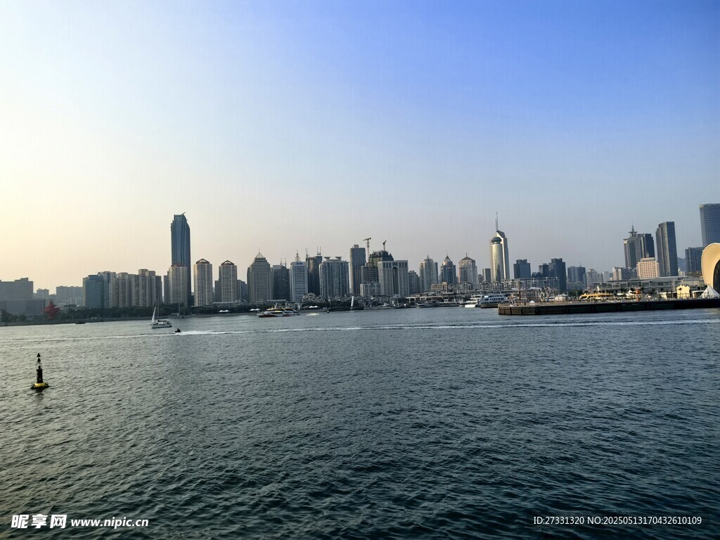 海濱城市天際線美麗景觀