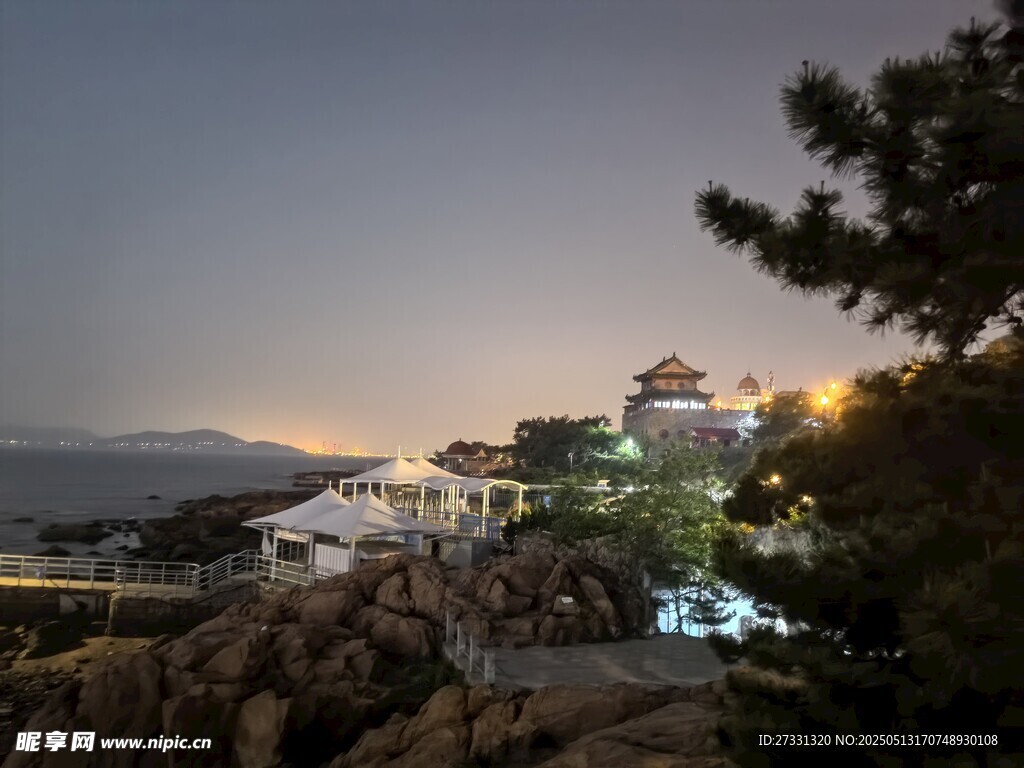 黃昏海邊景致