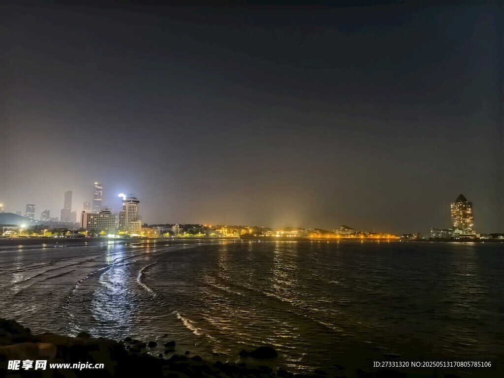 城市海濱夜景迷人風光