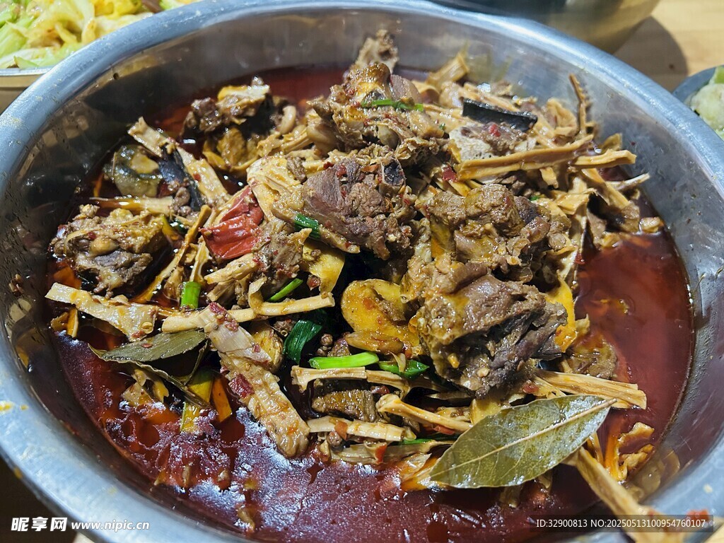 香辣美味的特色干鍋菜肴
