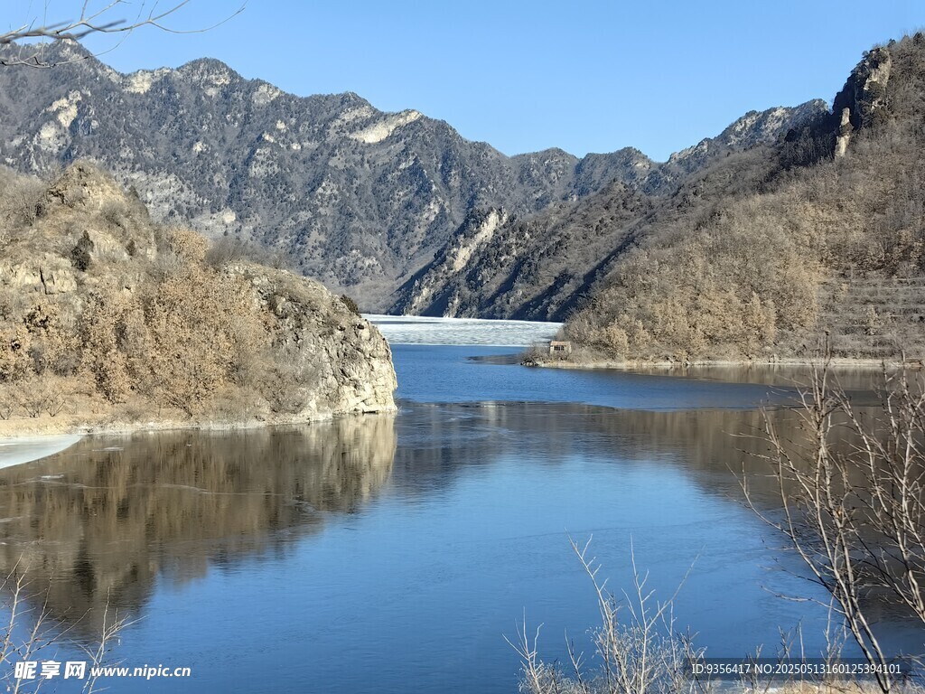 寧靜山水湖景風光如畫