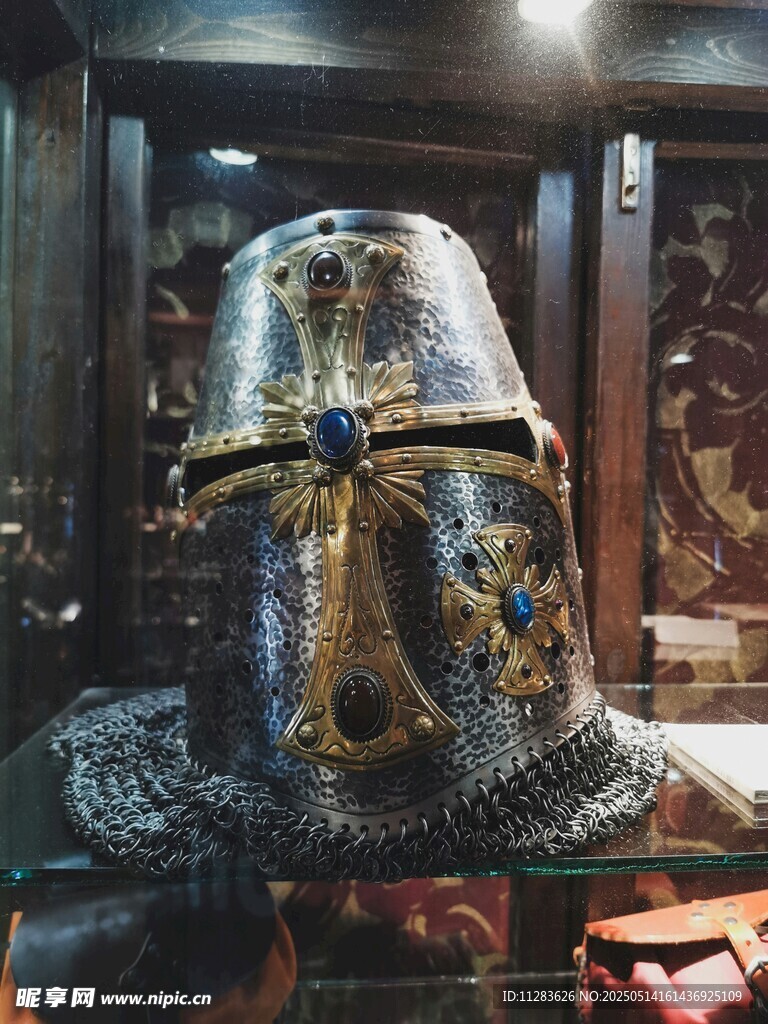 中世紀(jì)騎士頭盔展示