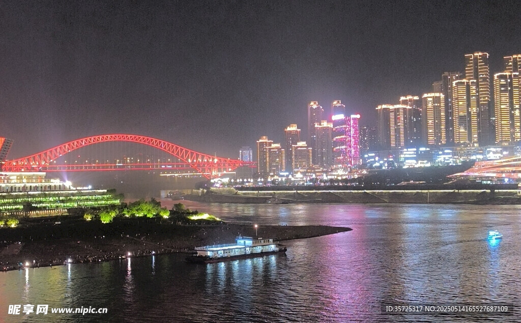 城市河畔夜景絢麗風(fēng)光