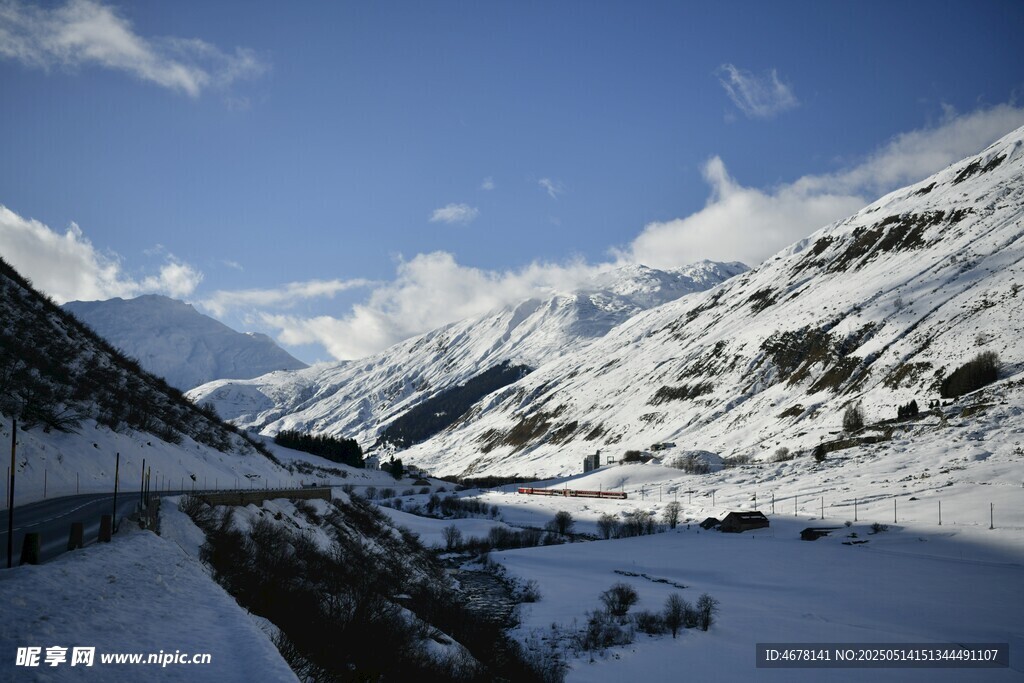 雪山湖泊美景