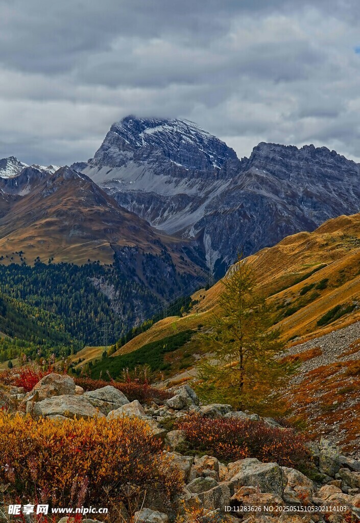 秋日山間美景