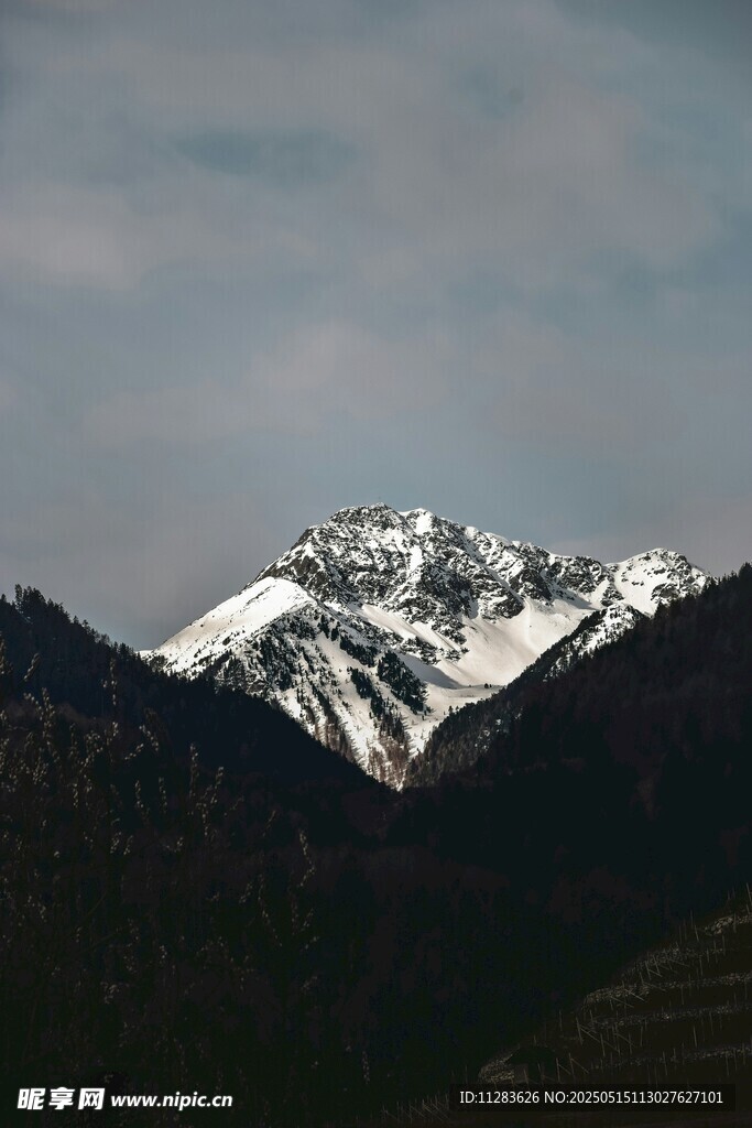 雪山遠景