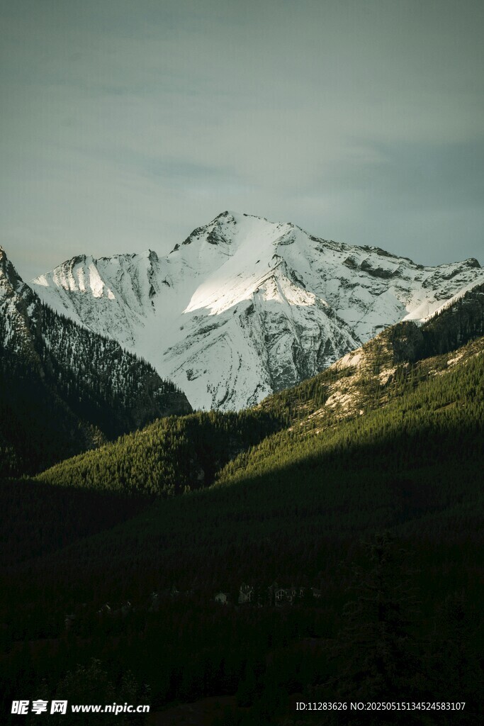 壯麗雪山風光