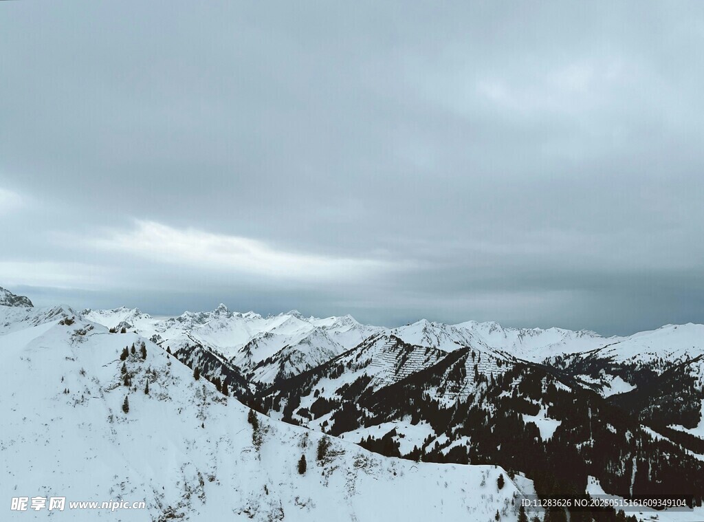 雪山遠景