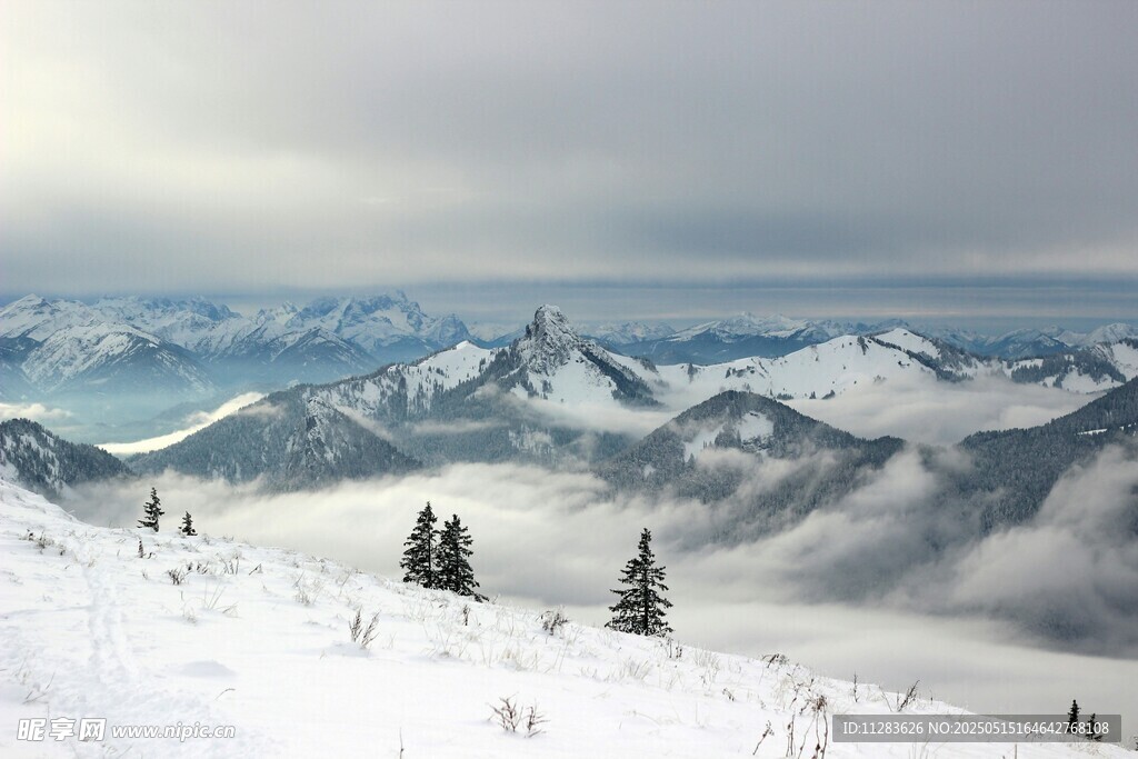 雪山壯麗景觀