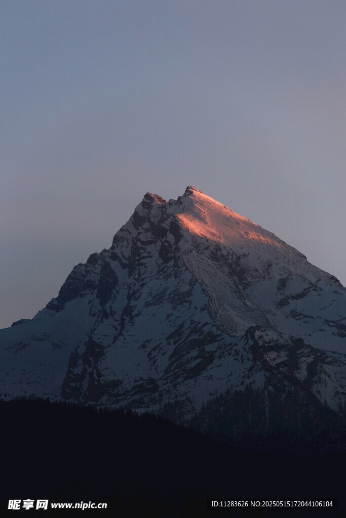 雪山夕照美景