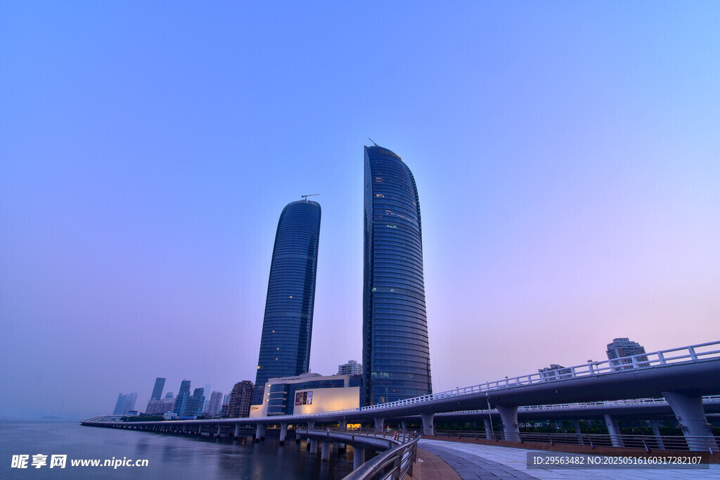 廈門雙子塔城市天際線美景