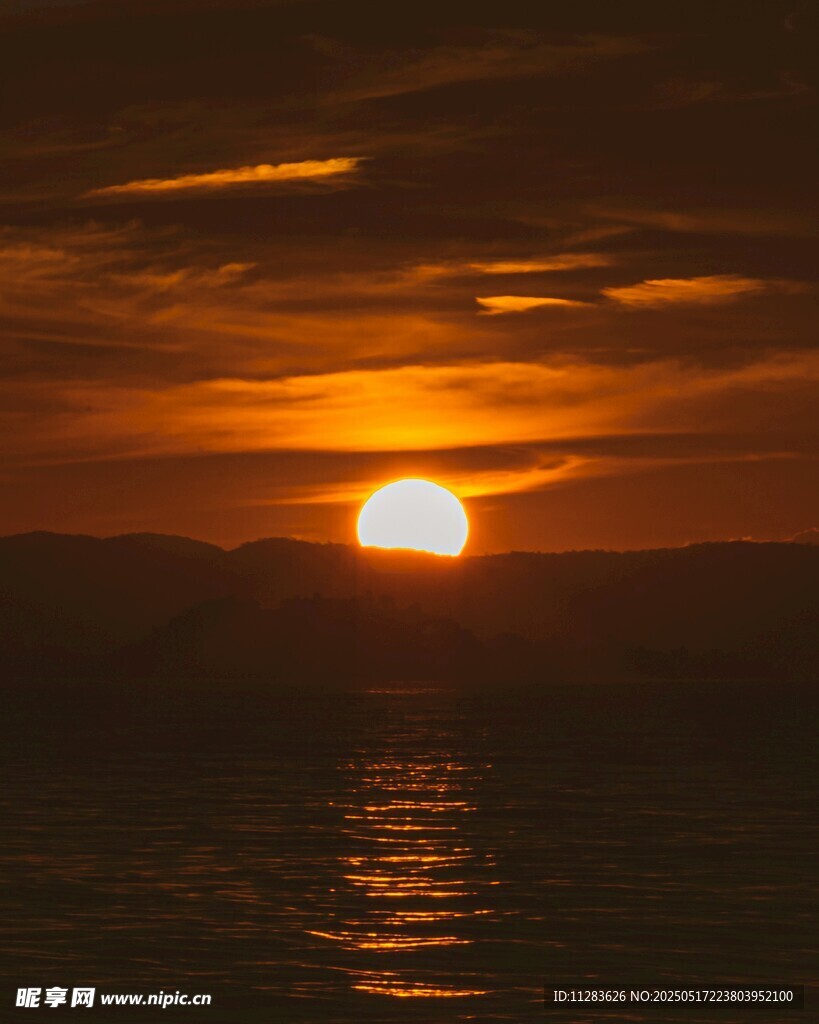 海上日落美景