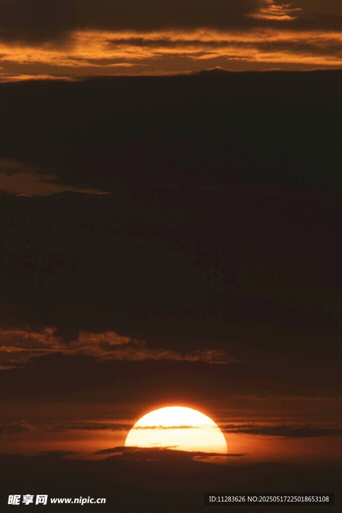 夕陽西下的壯麗景象