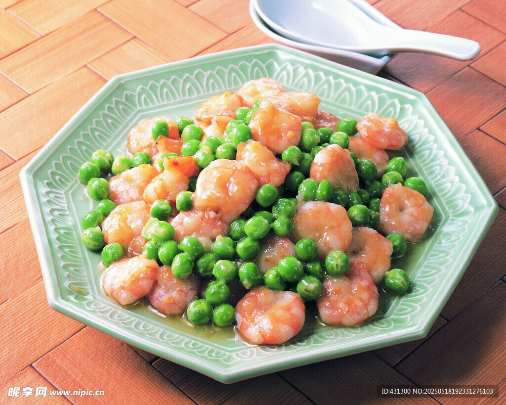 蝦仁炒豌豆美食一盤