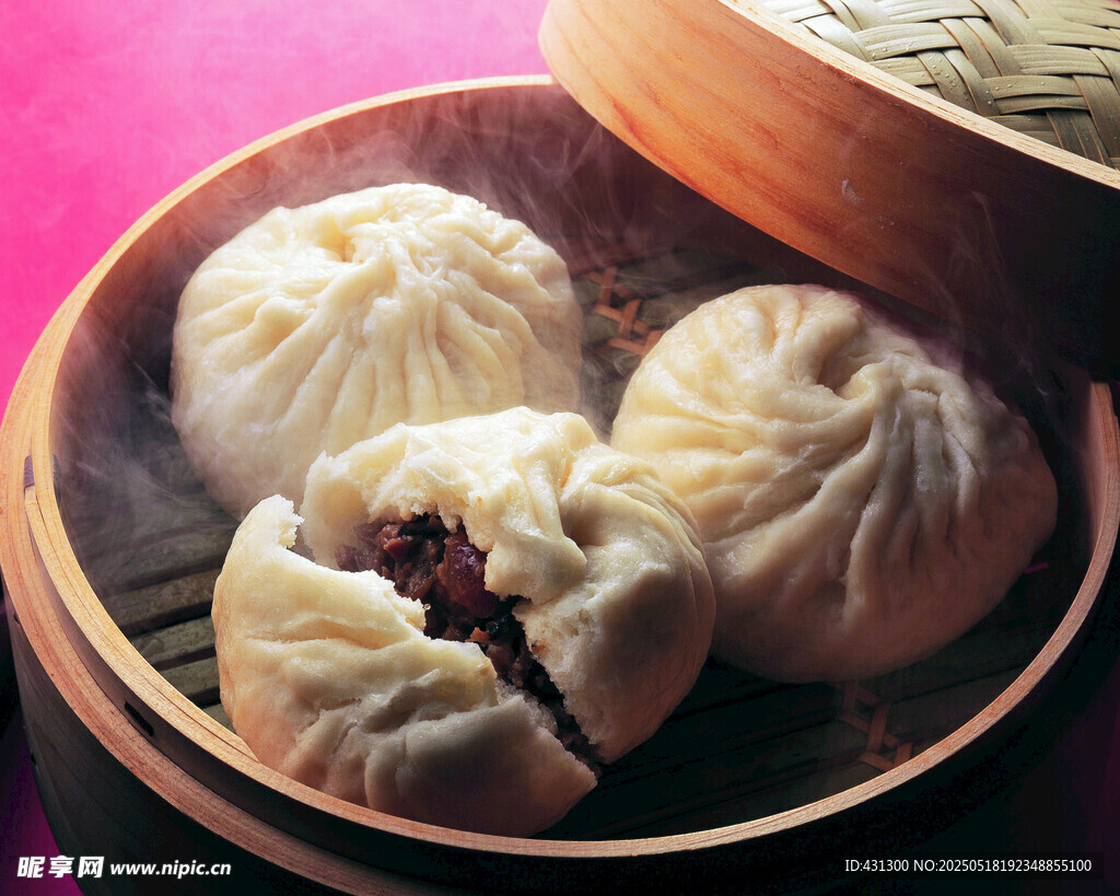 蒸籠里的美味鮮肉小籠包