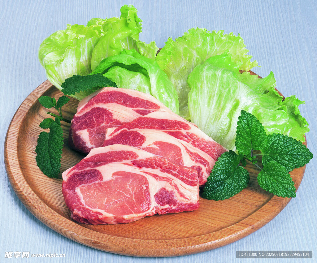 新鮮五花肉配生菜薄荷