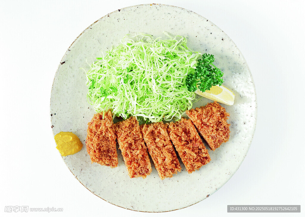 炸肉配生菜擺盤美食