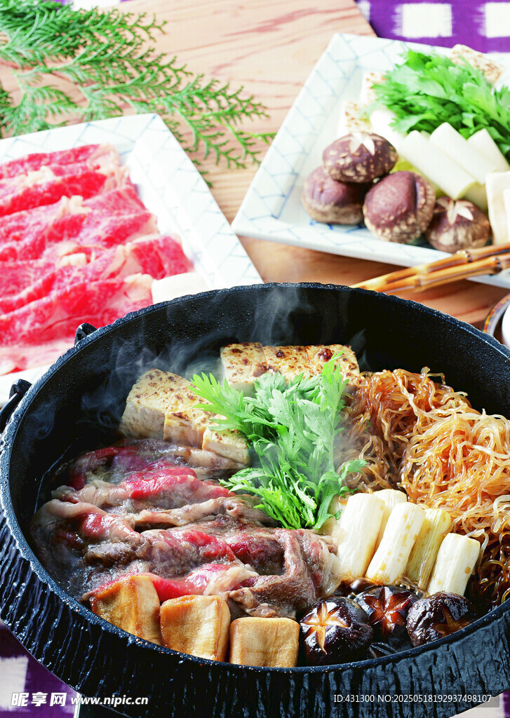 豐盛美味的日式壽喜鍋料理
