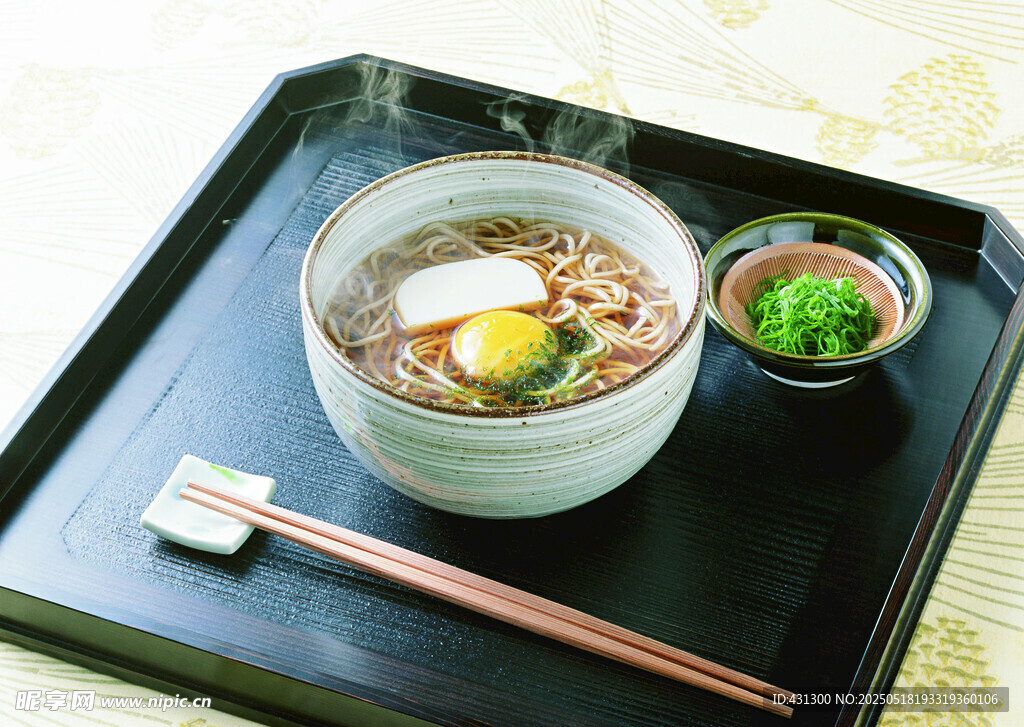 日式拉面套餐擺拍